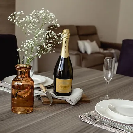 2bed - Walk To Beaches & Valletta *