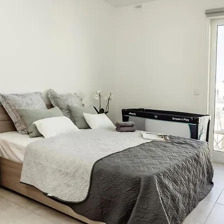 2bed - Walk To Beaches & Valletta * Sliema
